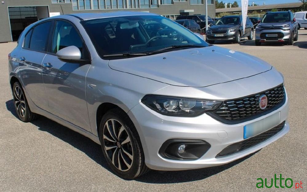 2021' Fiat Tipo Station Wagon photo #4