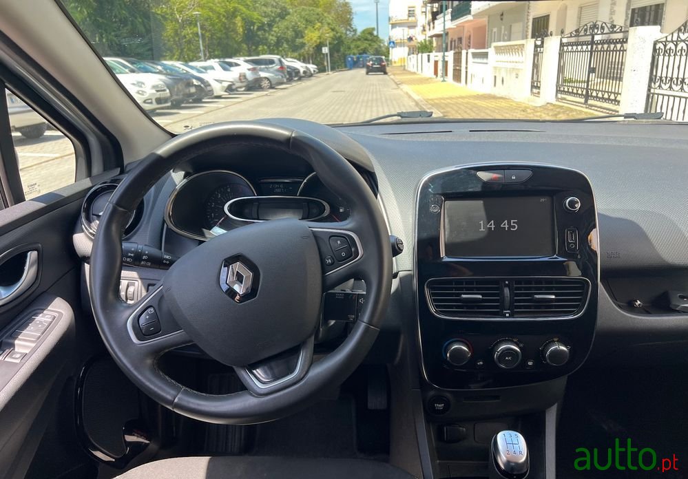 2019' Renault Clio photo #6