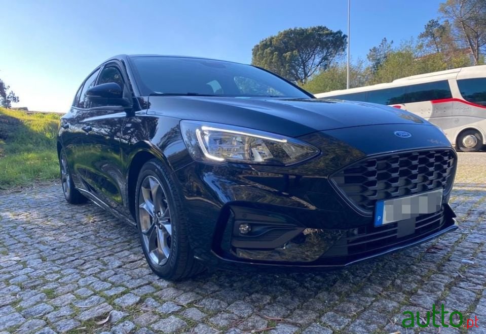 2020' Ford Focus St--Line photo #2