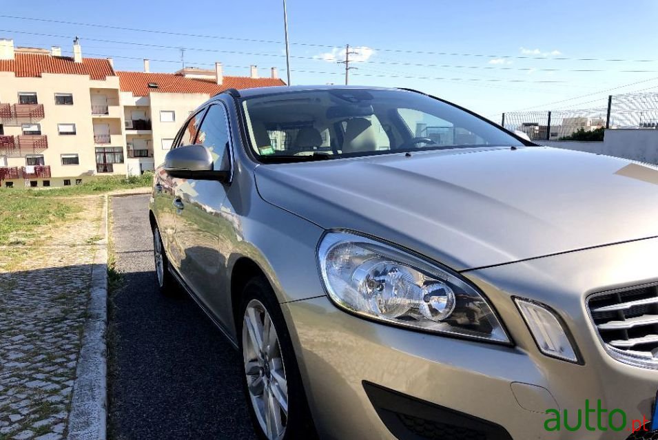 2012' Volvo V60 photo #2