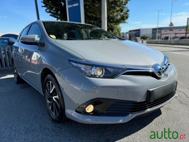 2018' Toyota Auris photo #1