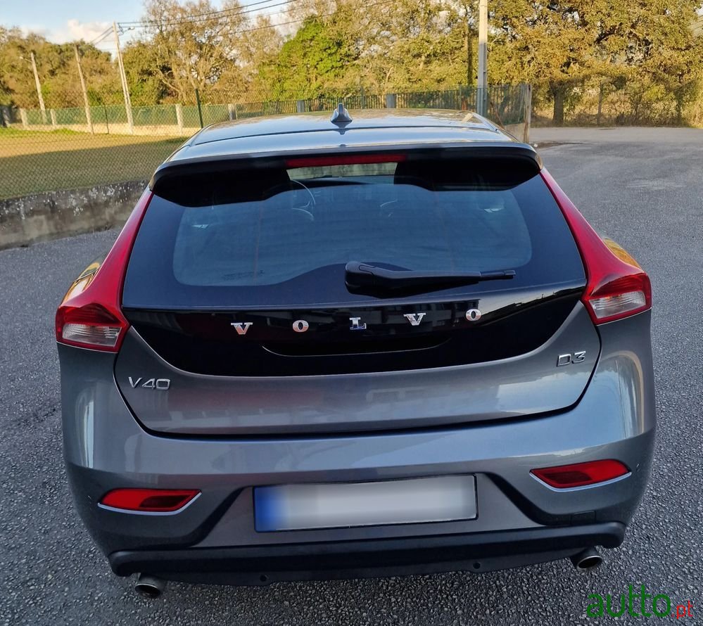 2019' Volvo V40 2.0 D3 Momentum photo #6