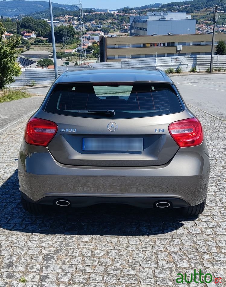 2013' Mercedes-Benz Classe A photo #4