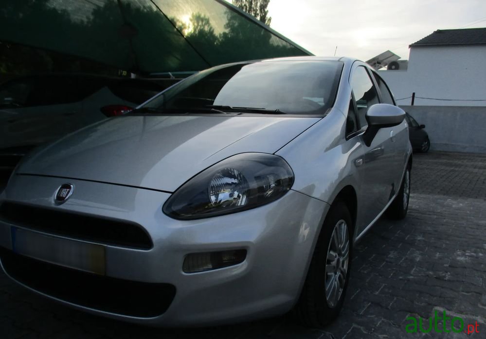 2013' Fiat Punto photo #1