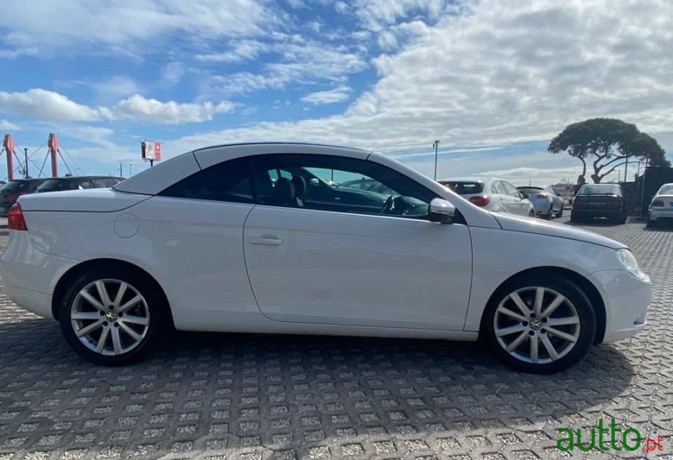 2009' Volkswagen Eos photo #4