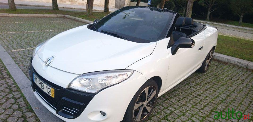 2010' Renault Megane photo #4