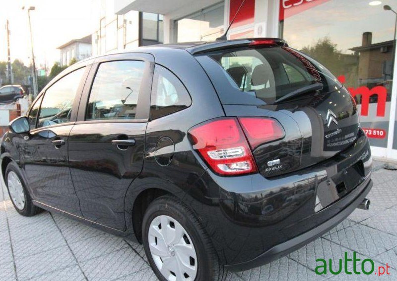 2011' Citroen C3 photo #2