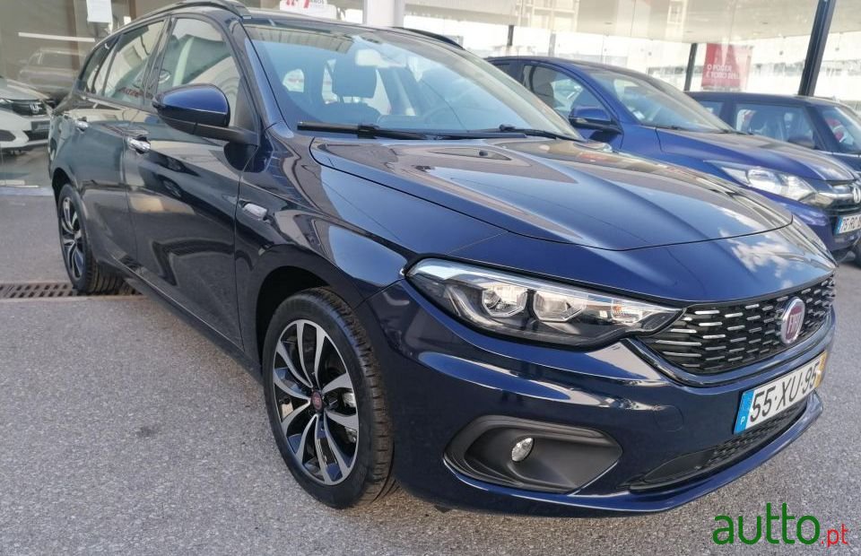 2018' Fiat Tipo Station Wagon photo #3