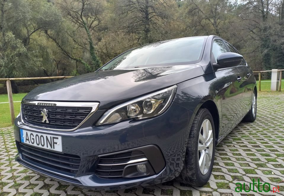 2018' Peugeot 308 Sw photo #2