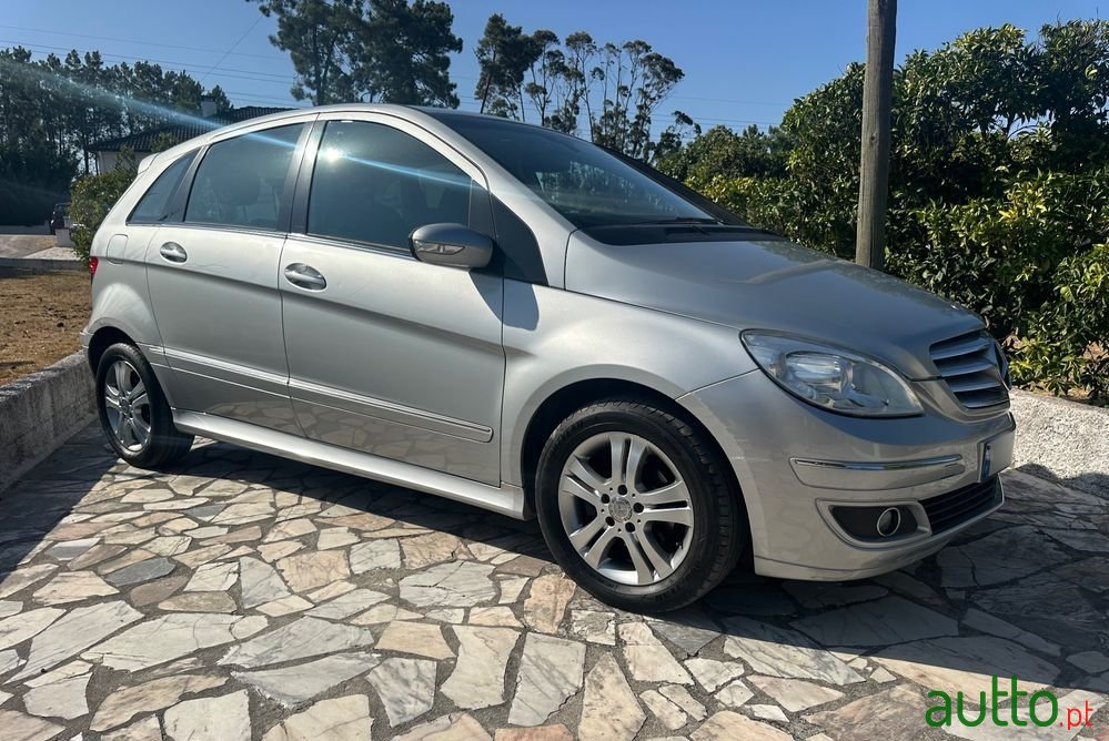 2009' Mercedes-Benz Classe B photo #5