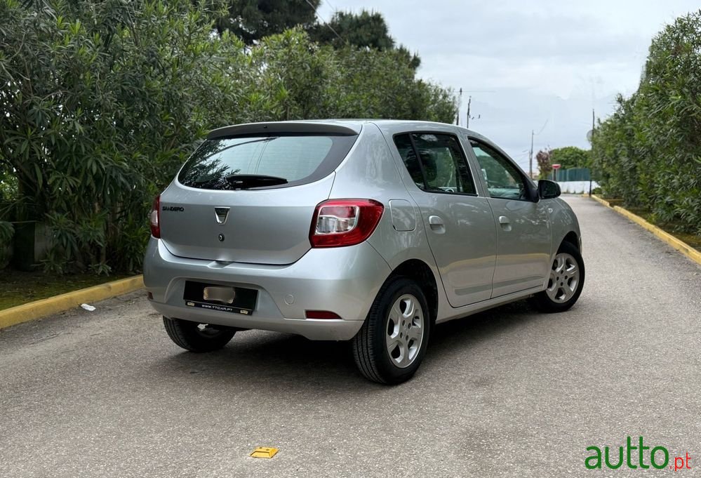 2016' Dacia Sandero photo #4