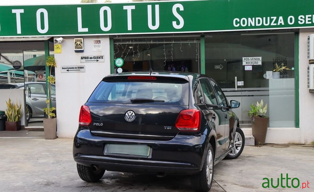 2013' Volkswagen Polo photo #6