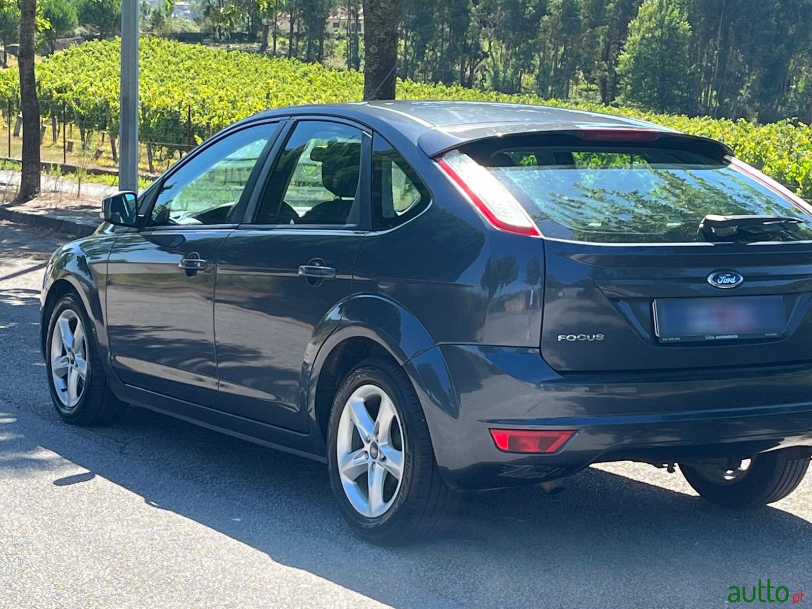 2009' Ford Focus photo #3