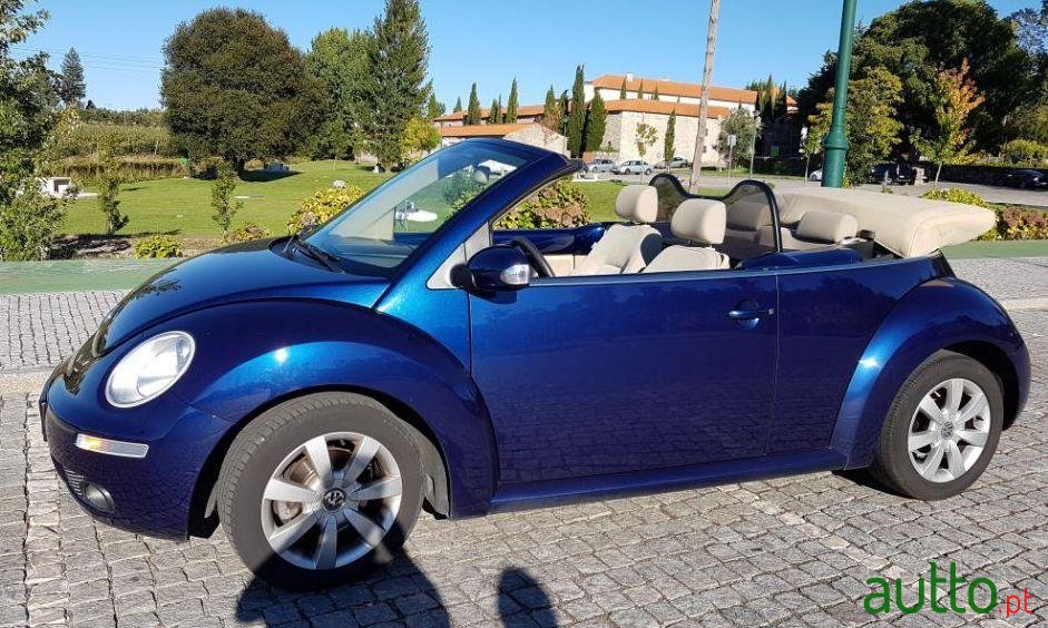 2006' Volkswagen New Beetle photo #1