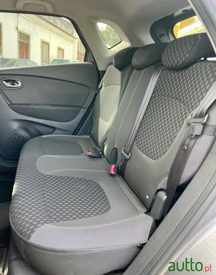 2019' Renault Captur 1.3 Tce Exclusive photo #2