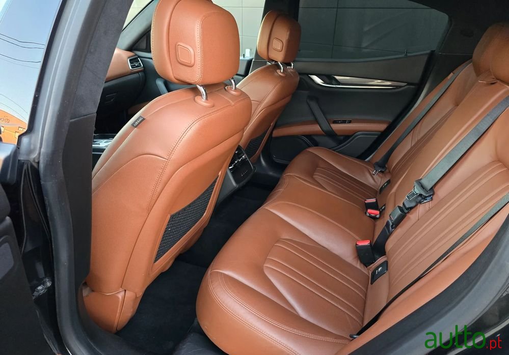 2014' Maserati Ghibli Diesel photo #5