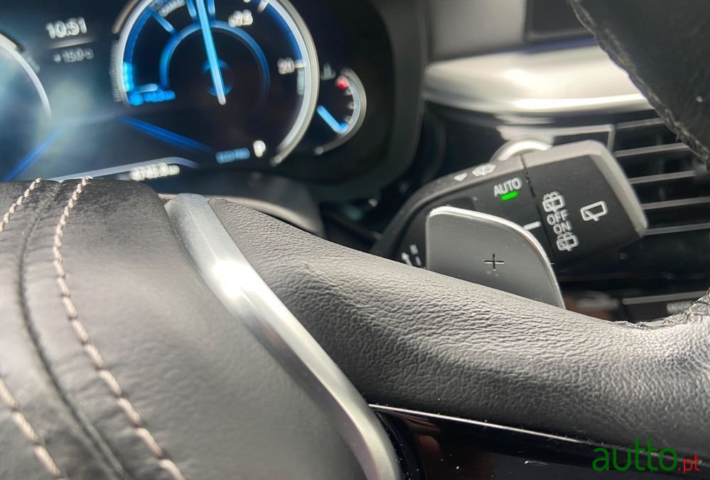 2018' BMW 520 D Line Luxury Auto photo #4