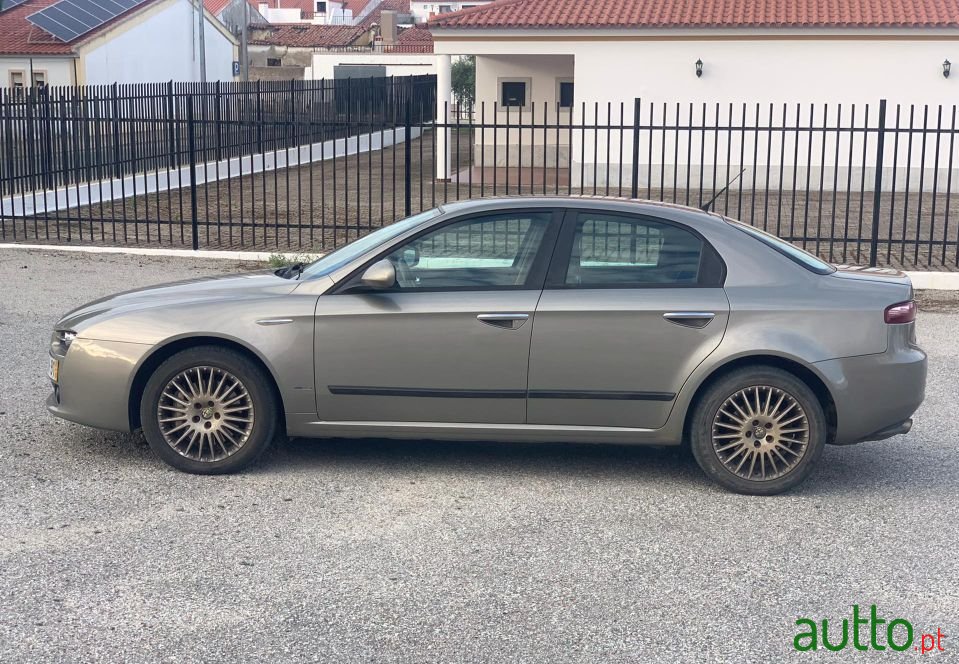 2007' Alfa Romeo 159 photo #4