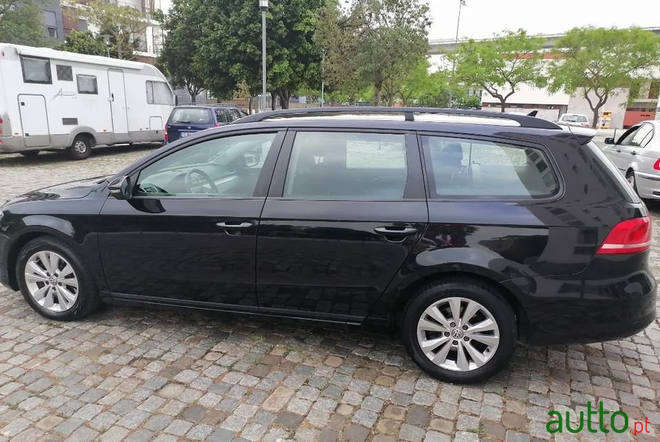 2012' Volkswagen Passat Variant photo #3