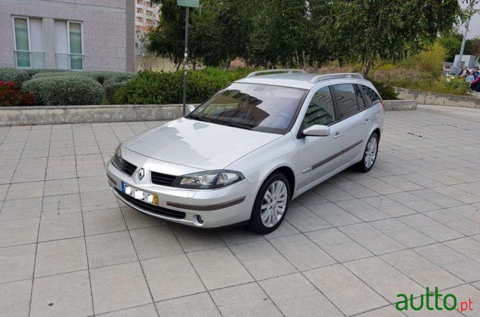 2005' Renault Laguna Break photo #2