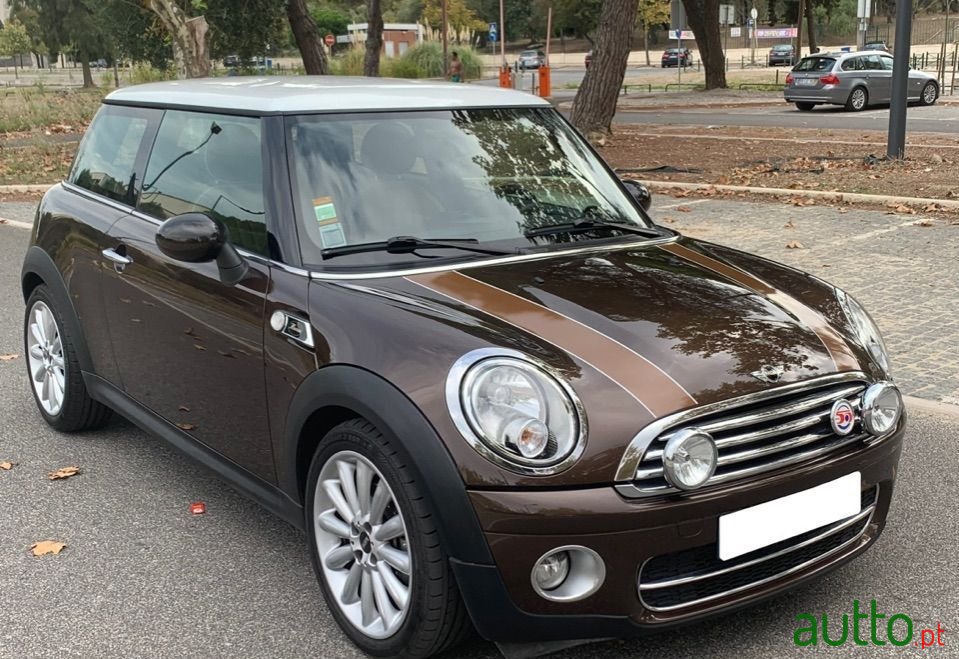 2009' MINI Cooper photo #2