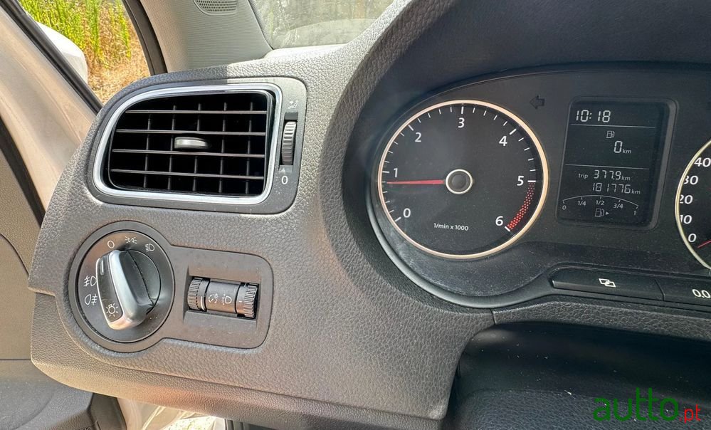 2013' Volkswagen Polo 1.2 Tdi Life photo #5