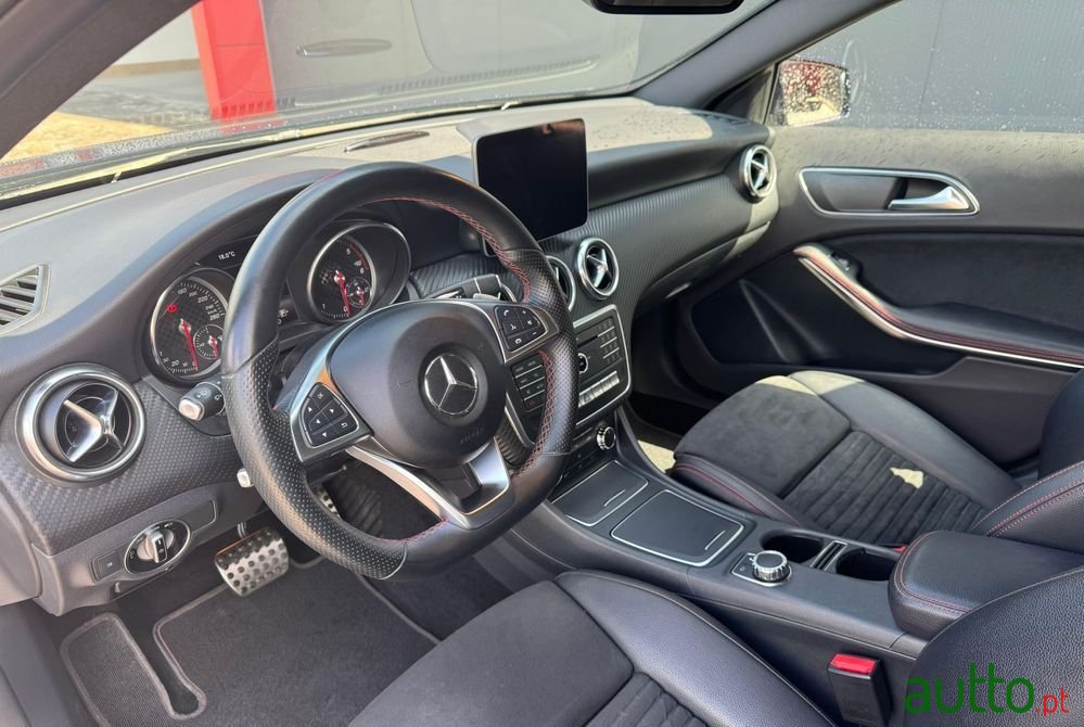 2018' Mercedes-Benz A 180 photo #3