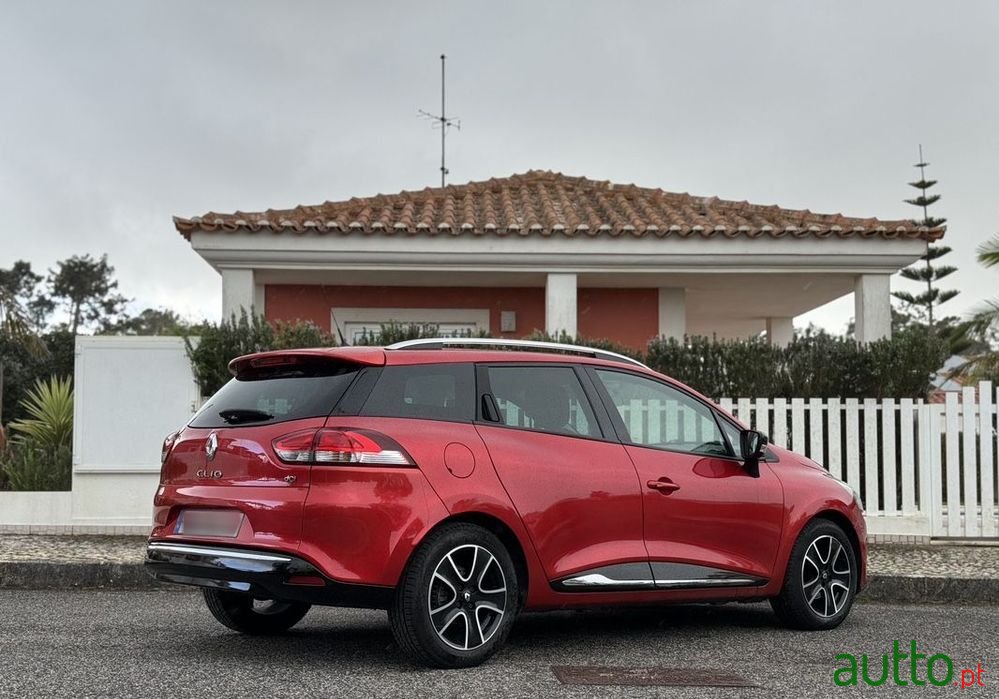 2015' Renault Clio Sport Tourer photo #6
