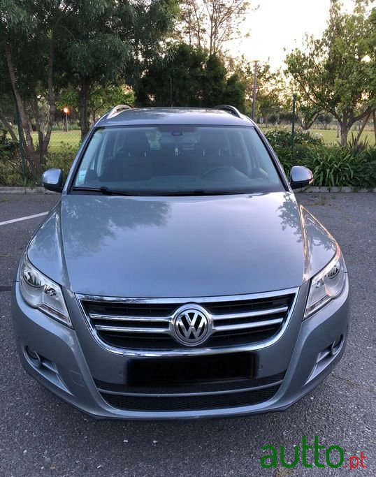 2008' Volkswagen Tiguan photo #1