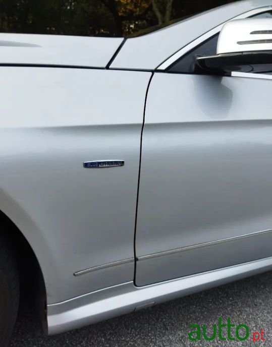 2012' Mercedes-Benz E-250 photo #4