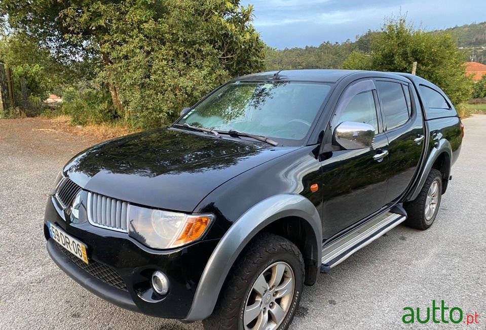 2007' Mitsubishi L200 photo #1