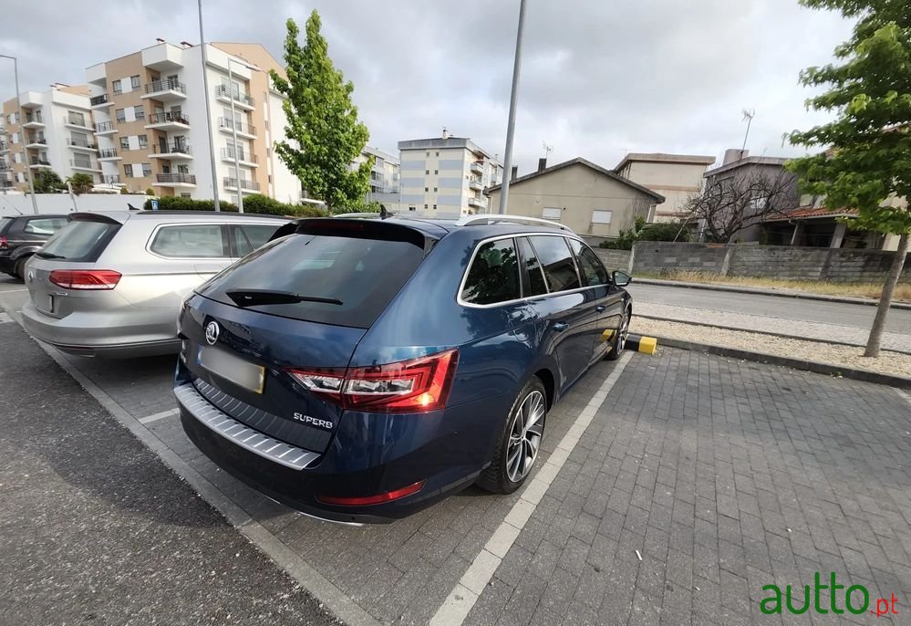 2016' Skoda Superb Break photo #3