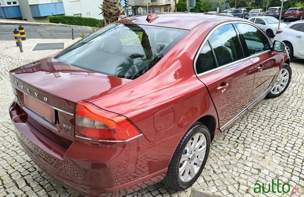 2010' Volvo S80 2.0 D Momentum photo #3