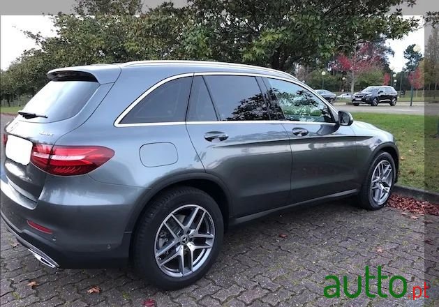 2018' Mercedes-Benz Classe Glc photo #2