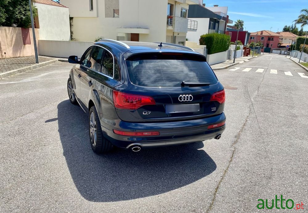 2011' Audi Q7 photo #1