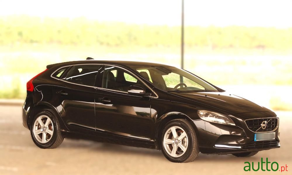 2012' Volvo V40 photo #4