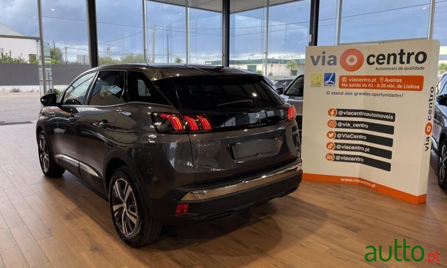 2022' Peugeot 3008 photo #1