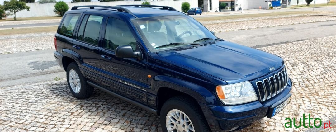 2002' Jeep Grand Cherokee photo #2