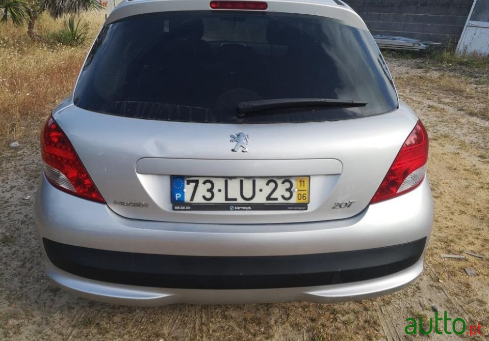 2011' Peugeot 207 photo #3