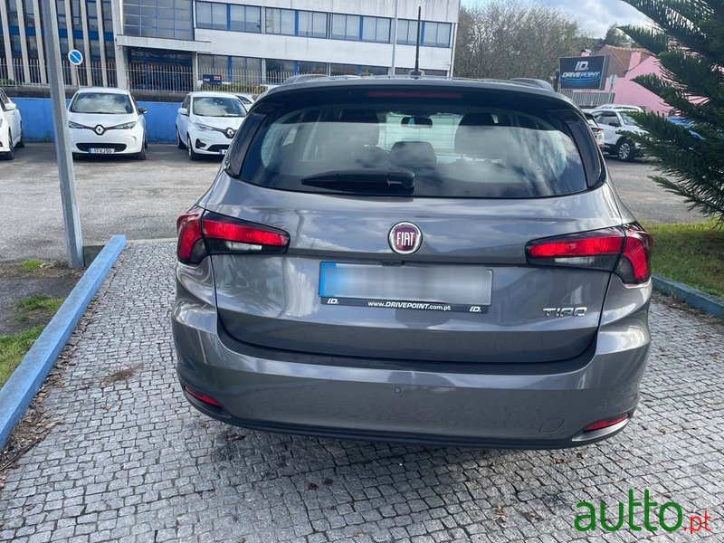 2020' Fiat Tipo Station Wagon photo #6