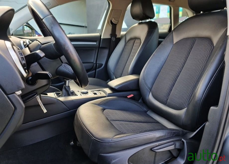 2014' Audi A3 Sportback photo #4