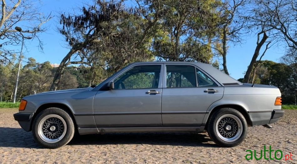 1987' Mercedes-Benz 190 2.5 photo #5