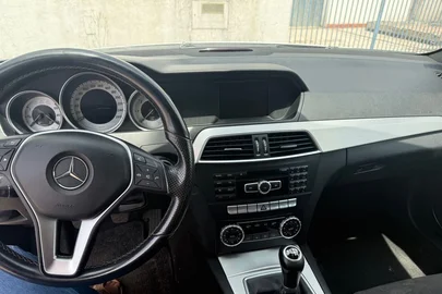 2014' Mercedes-Benz 220