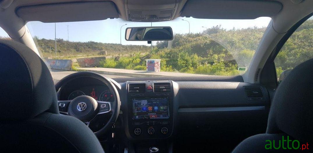 2008' Volkswagen Golf V 2.0 TdiR-Line photo #2