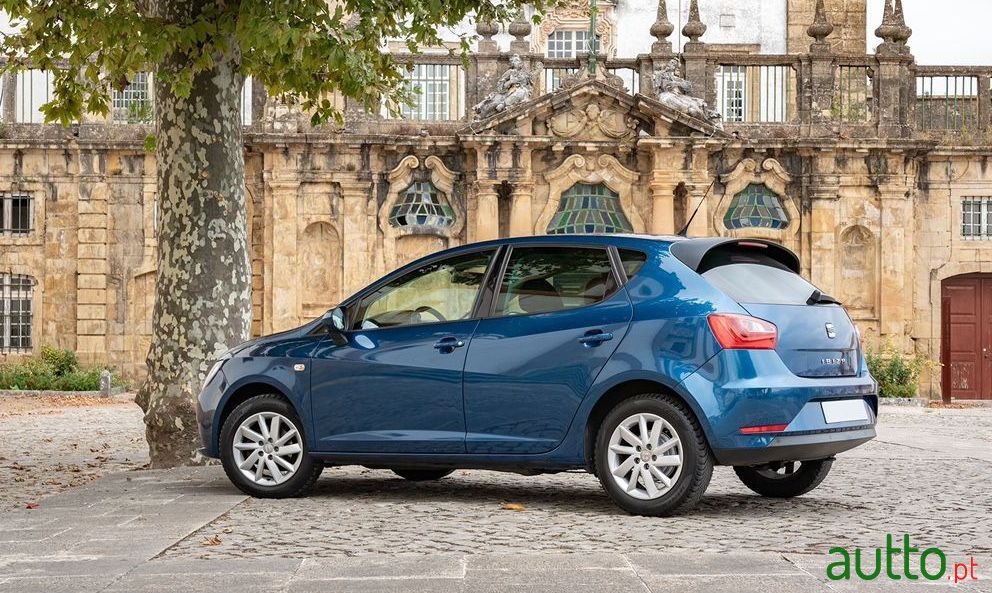 2013' SEAT Ibiza photo #1