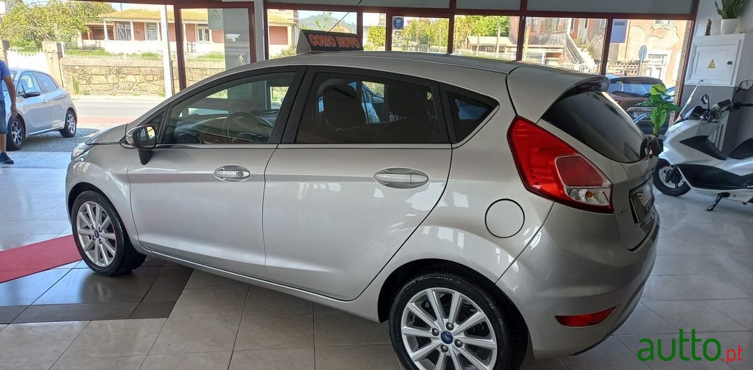2016' Ford Fiesta photo #2