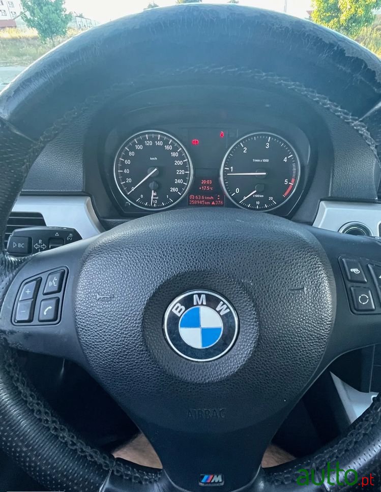 2009' BMW 318 photo #2