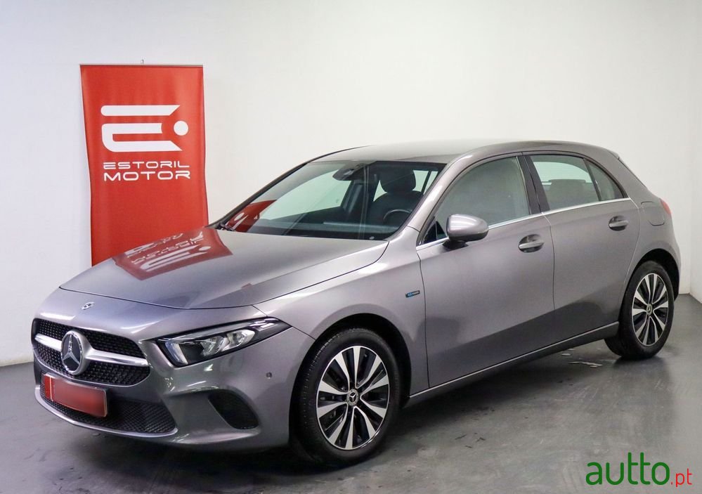 2021' Mercedes-Benz Classe A E photo #1