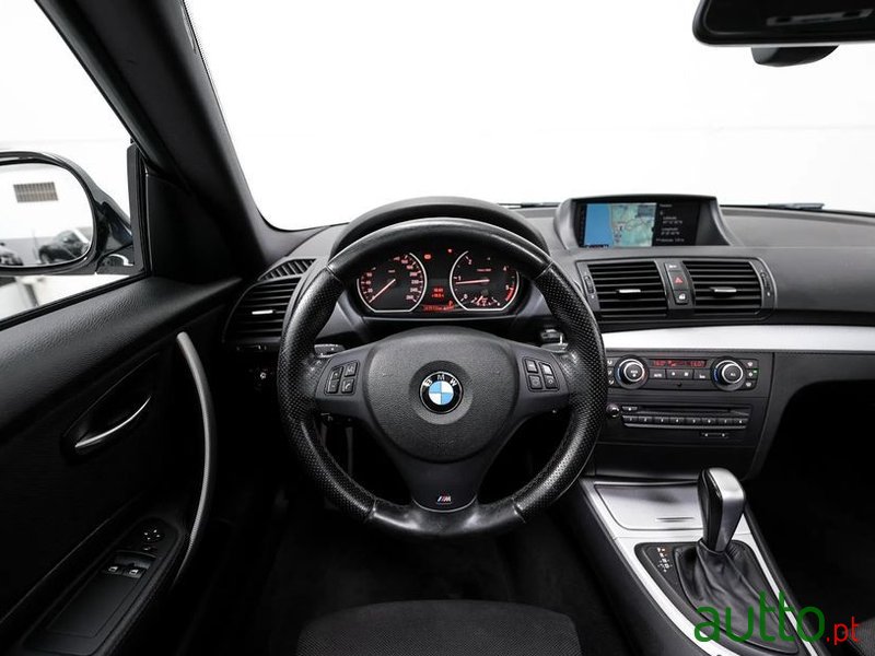 2012' BMW 123 D Auto photo #2