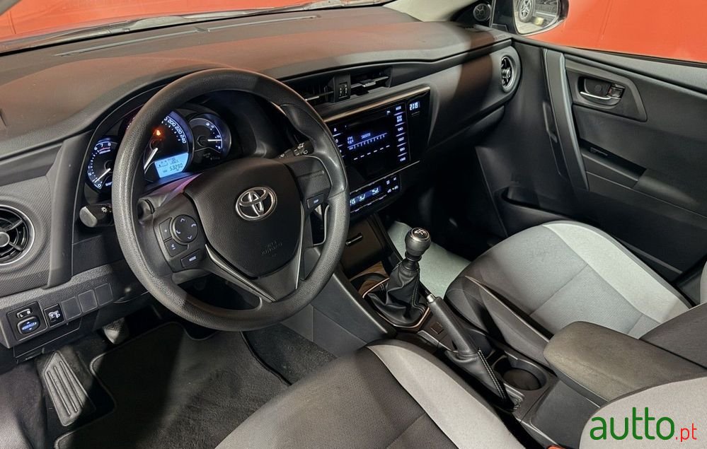 2018' Toyota Auris 1.33 Vvt-I Active+Ac photo #5